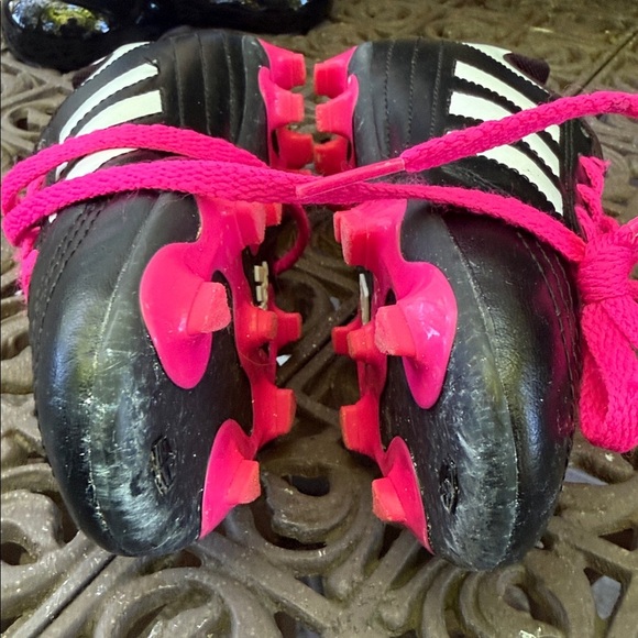 Adidas Black and Pink Soccer Shoes Soccer Cleats Footwear. Girls 13K - Picture 4 of 8